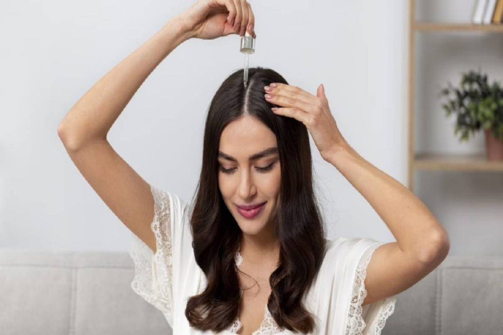  5 Benefits of Caffeine Hair Growth Serums